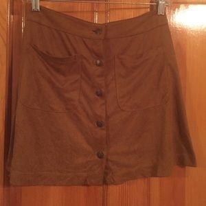 Trendy high waisted skirt