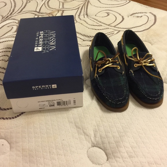 BRAND NEW SPERRYS