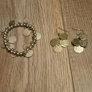⭕final sale price!⭕Gold bracelet and earings