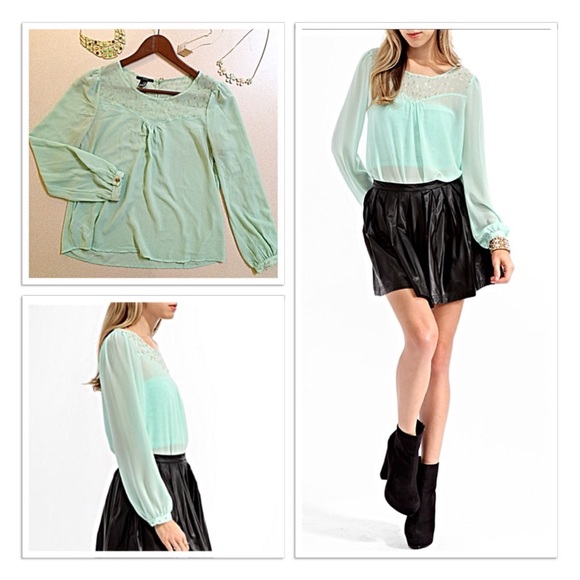 ❌DONATED❌ HPF21 | Mint Blouse w/Gold Accents - Picture 2 of 4