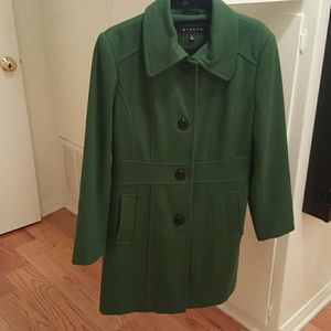 Green coat M
