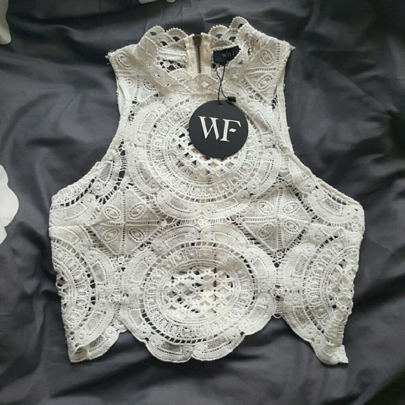 WhiteFox Boutique Crochet Crop Top - Picture 3 of 3