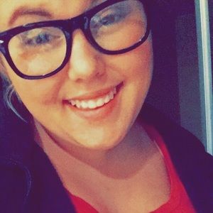 Meet your Posher, Madalyn