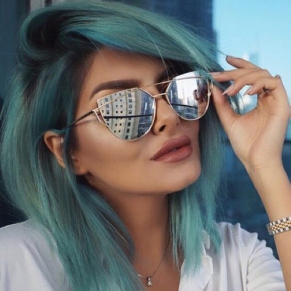 🚫SOLD 🚫Flat Twin-Beams Mirrored Sunglasses