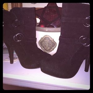 Black heeled booties