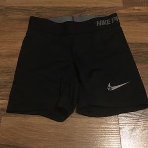 Black Nike pro