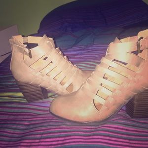 Tan open short boots