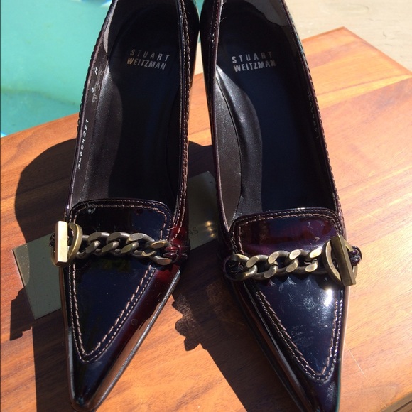 Stuart Weitzman low heels. Size 5 medium