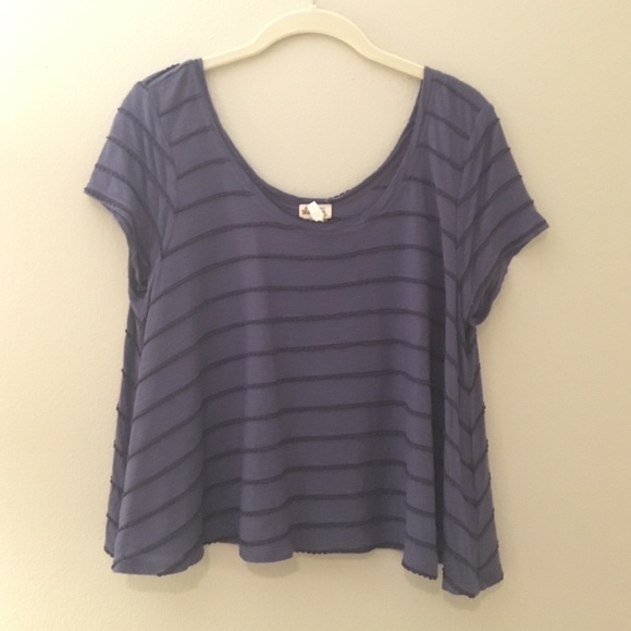 Blue short sleeve shirt.
