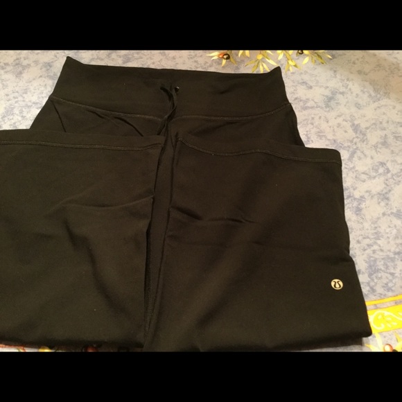 Lululemon Capri pants