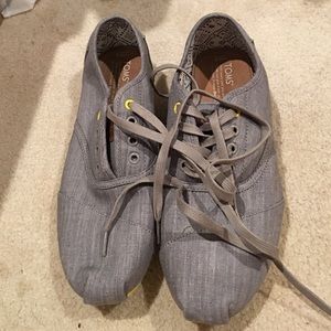 TOMS men's 9.5