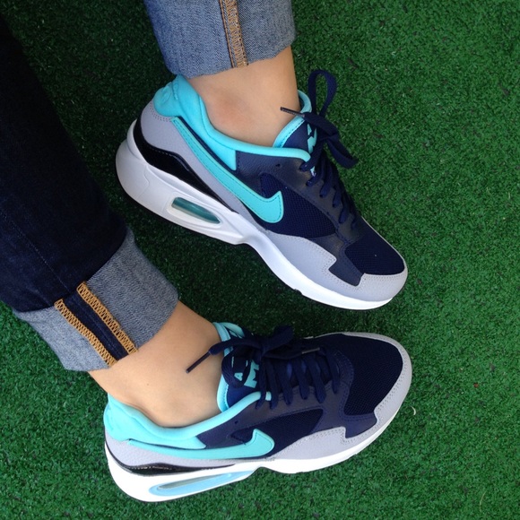 Nike Shoes - Nike Air max sneakers shoes women
