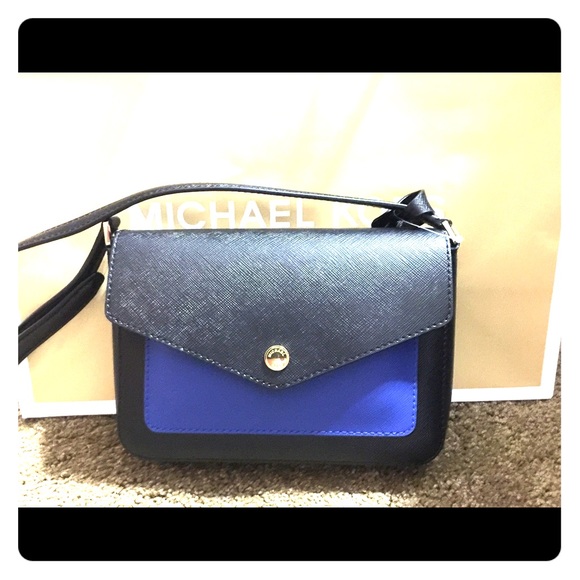 Michael kors crossbody