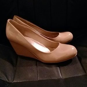 Nude Chinese Laundry wedges