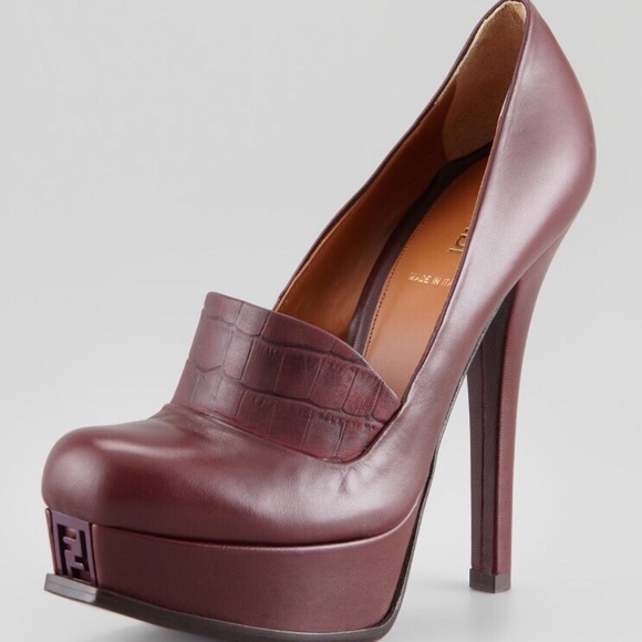 SOLD 💯 Authentic Fendi Pumps