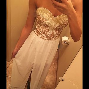 🚫 SOLD 🚫S, Agaci. Embroided White Maxi Dress.