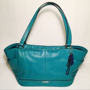 COACH LEATHER CARRIE TOTE🌟NEVER USED!!!