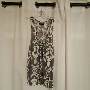AMERICAN EAGLE patterned tank top.