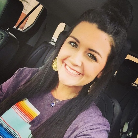 Meet your Posher, Maegan - Picture 1 of 1