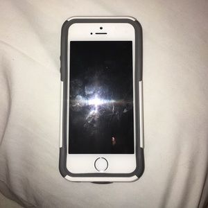 White Commuter OTTERBOX IPHONE 5S