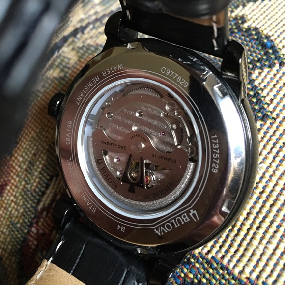 Men's Bulova Watch - Picture 3 of 4