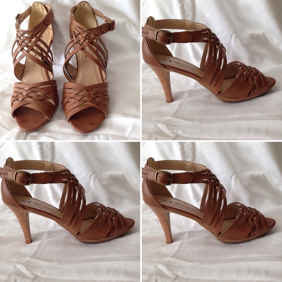 Chinese Laundry Shoes - ✨CL by Laundry strap sandal✨