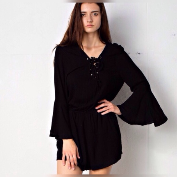 5⭐️ BUYER RATED⭐️LACE UP BELL SLEEVE BLACK ROMPER - Picture 2 of 4