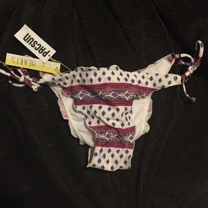 Scrunch butt patterned swim suit bottoms