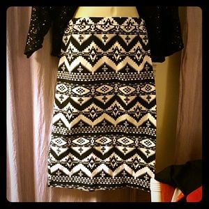 Tube XL Midi Skirt in White/Black Aztec Print