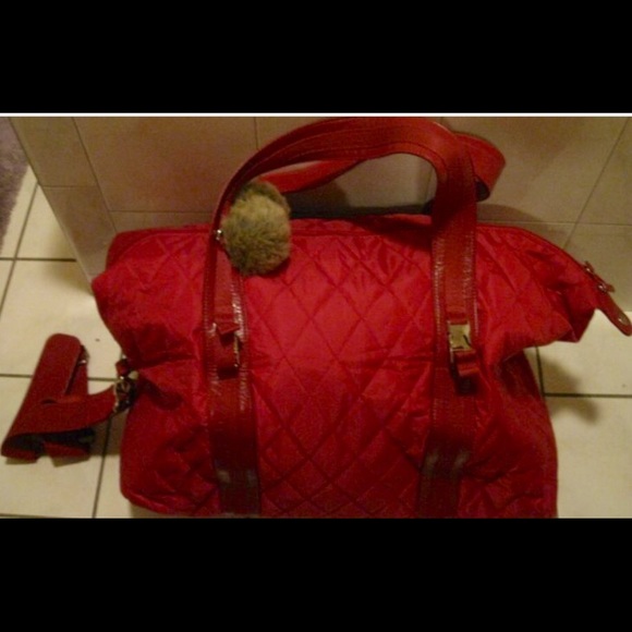 ISO Red Bath & Bodyworks duffle bag, "weekender".