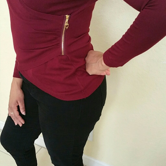 Thalia Sodi lightweight sweater blouse