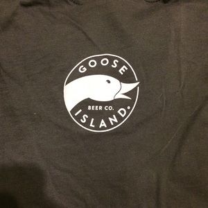 NEW!!! 🍺 Goose Island Beer Co. Women's Tee