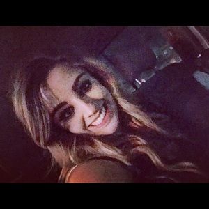 Meet your Posher, Daniela