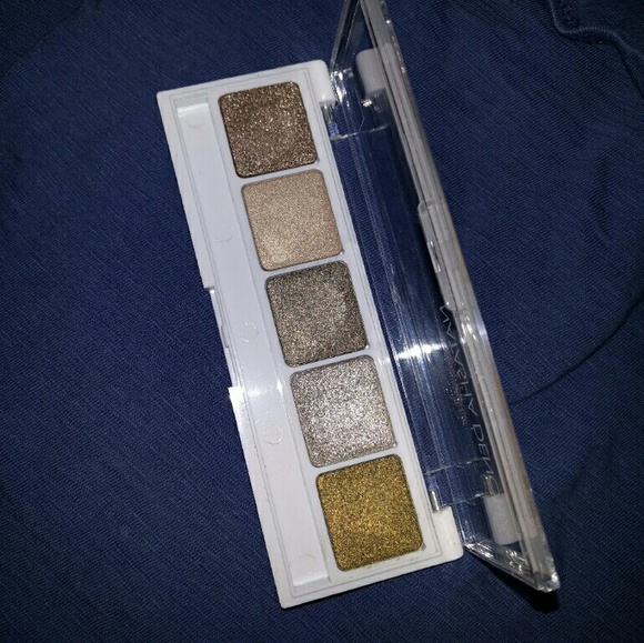 Natasha Denona eyeshadow palette 5