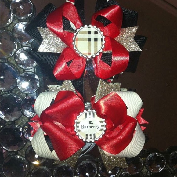 Burberry bows