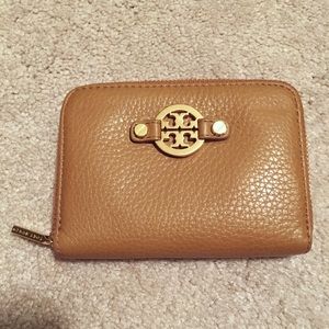 💐SOLD💐 Tory Burch Luggage Coin Purse