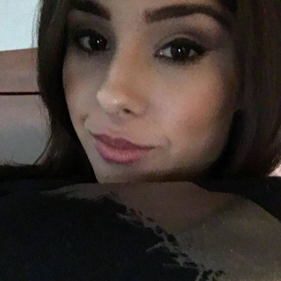 Meet your Posher, Pamela