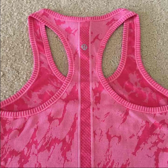 Lululemon - Picture 2 of 3