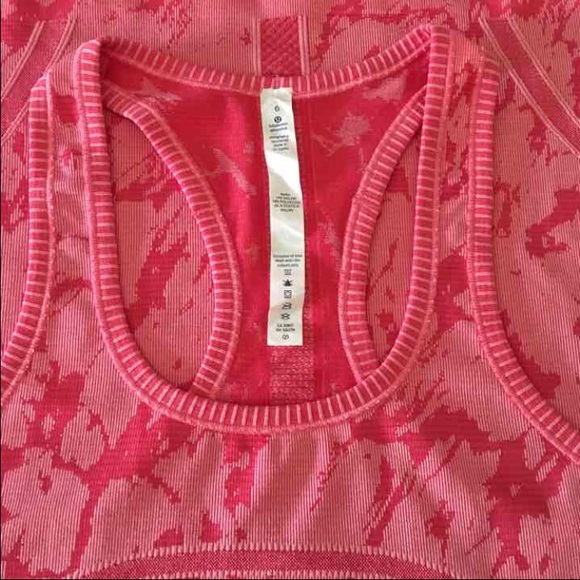Lululemon - Picture 3 of 3