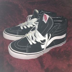 VANS Sk8-Hi Classic Black and White