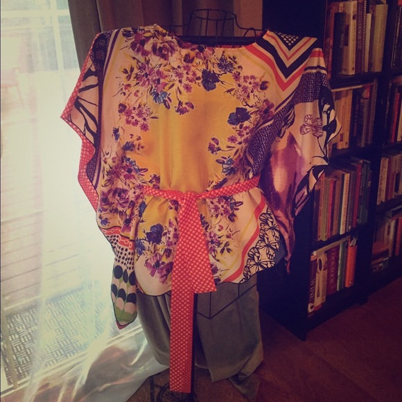 Beautiful silk floral blouse by Cabi!