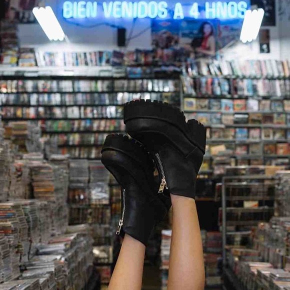 UNIF Alec Chunky black boots 6