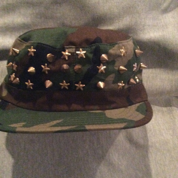 Studded Camouflage Patrol Cap
