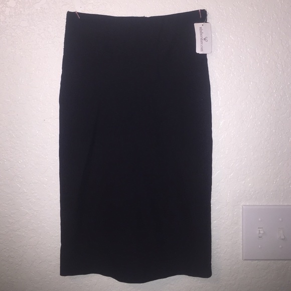 BLACK PENCIL SKIRT