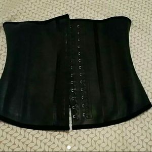 Waist trainer