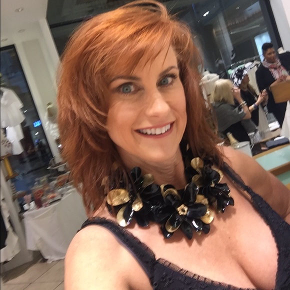 Anne Fontaine Poshmark Meetup 3/29/2016 - Picture 8 of 15