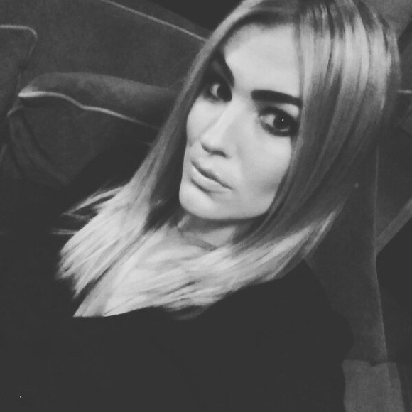 Meet your Posher, Tiffany - Picture 1 of 1