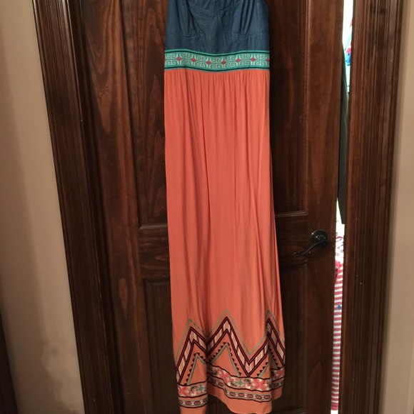 Maxi dress. Like new condition.