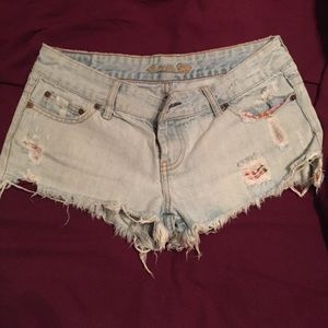 American Eagle daisy duke shorts.