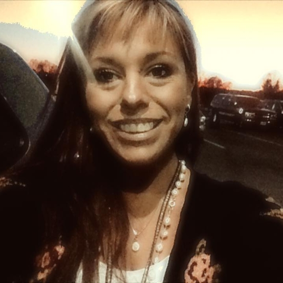 Meet your Posher, Jessica - Picture 1 of 1